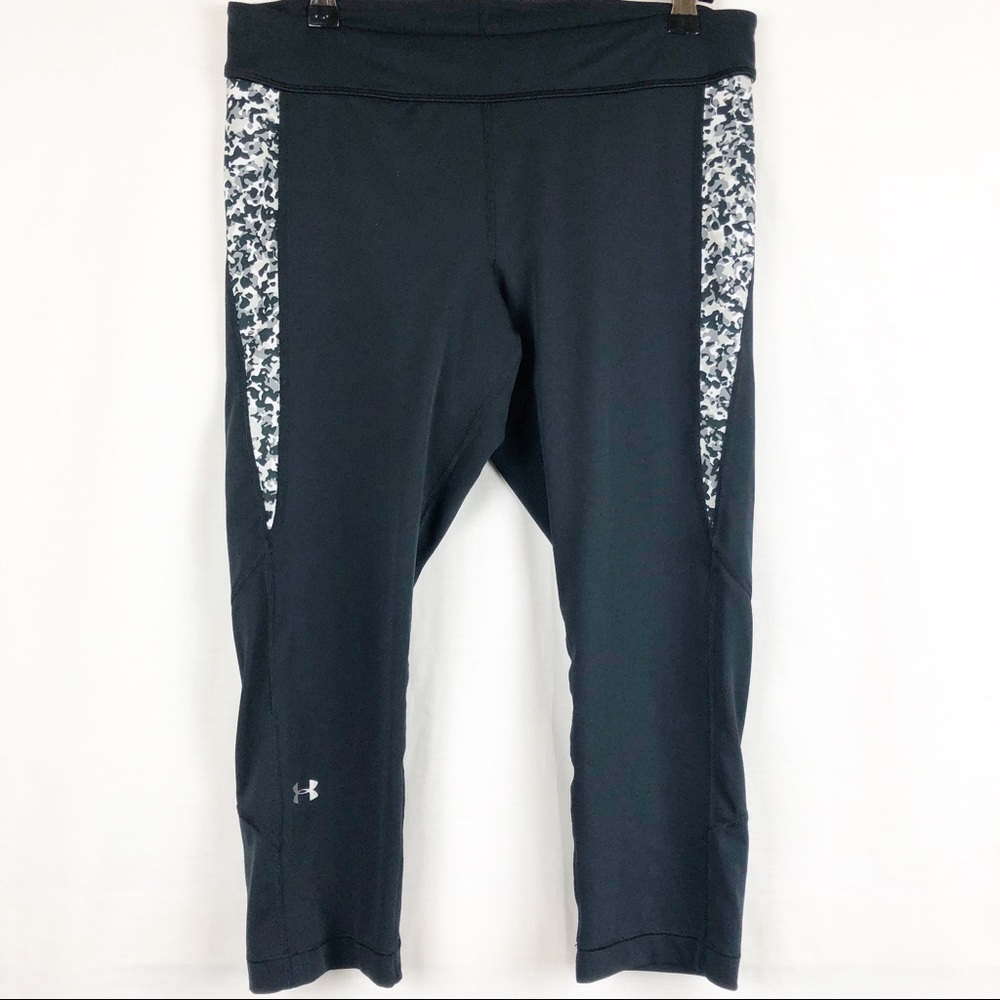 UNDER ARMOUR  Capri Leggings Sz L